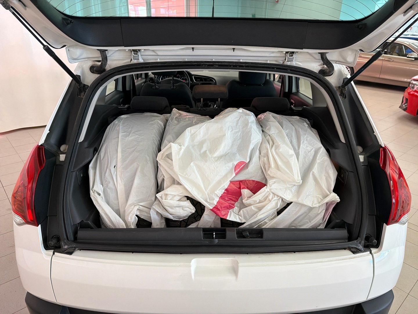 PEUGEOT 3008 2015