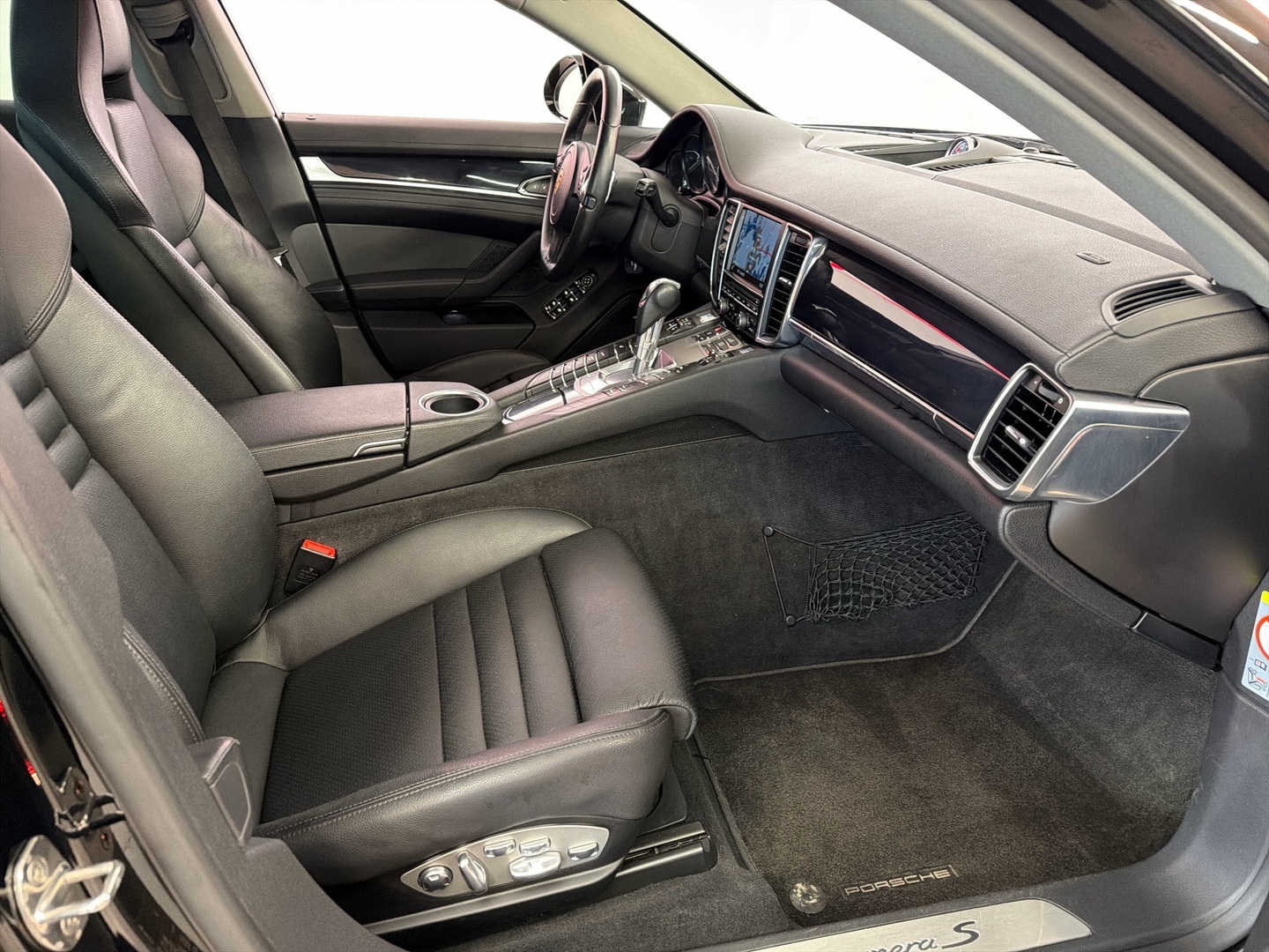 PORSCHE Panamera 2014