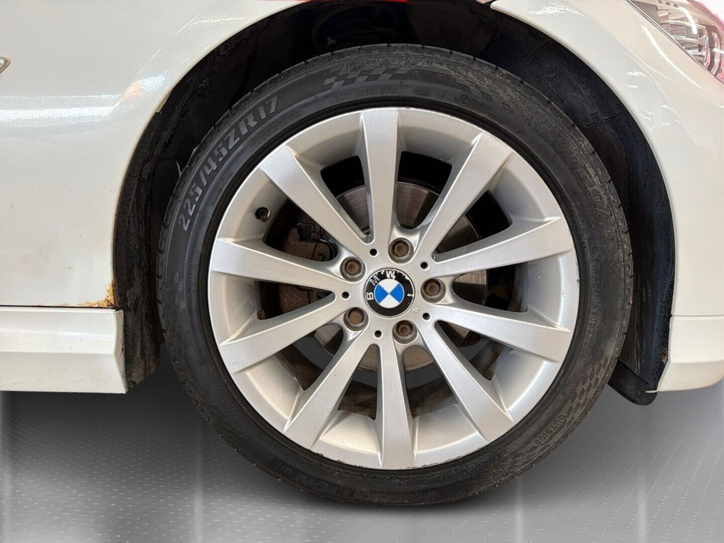 BMW 318 2011