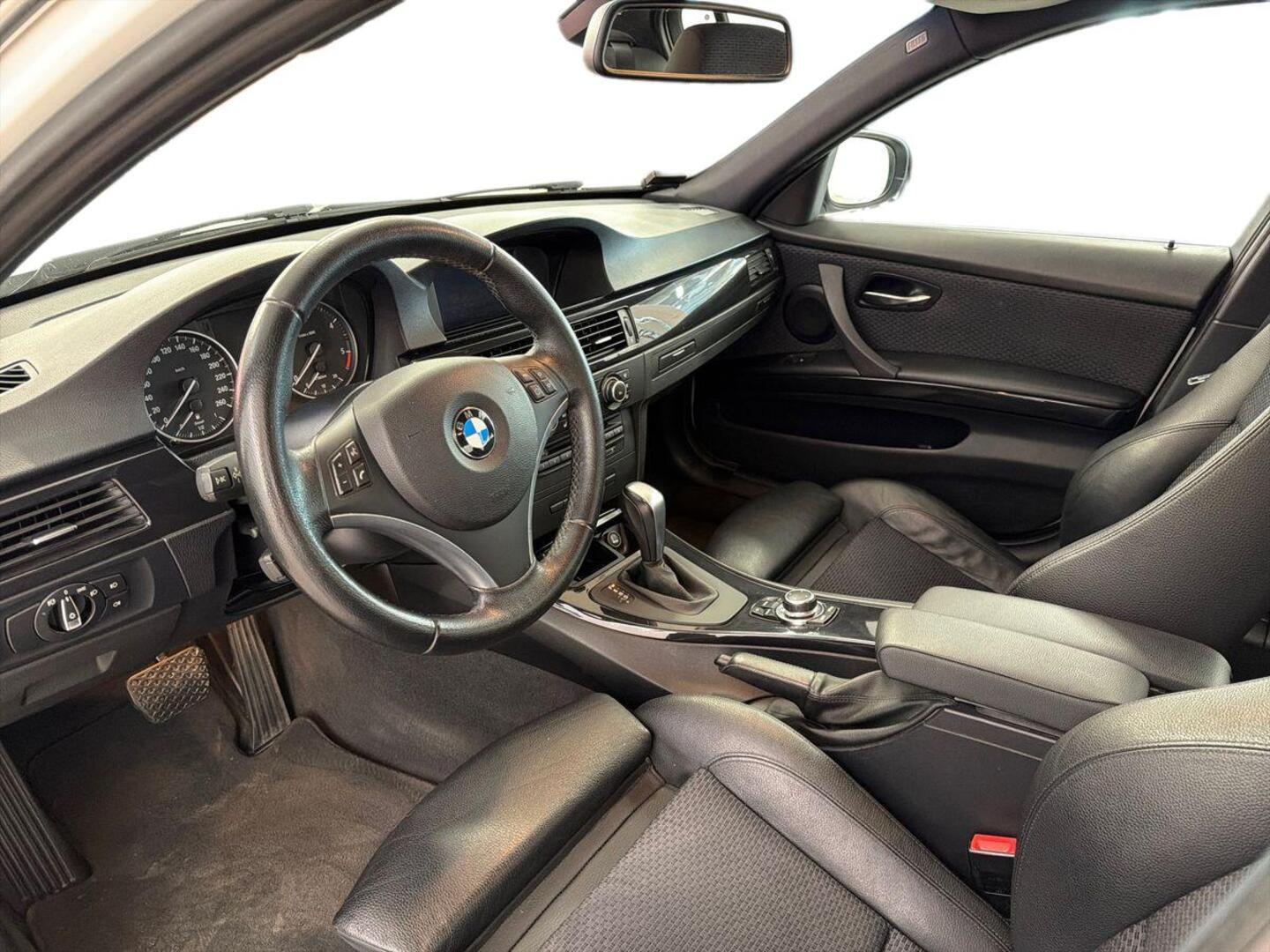 BMW 318 2011