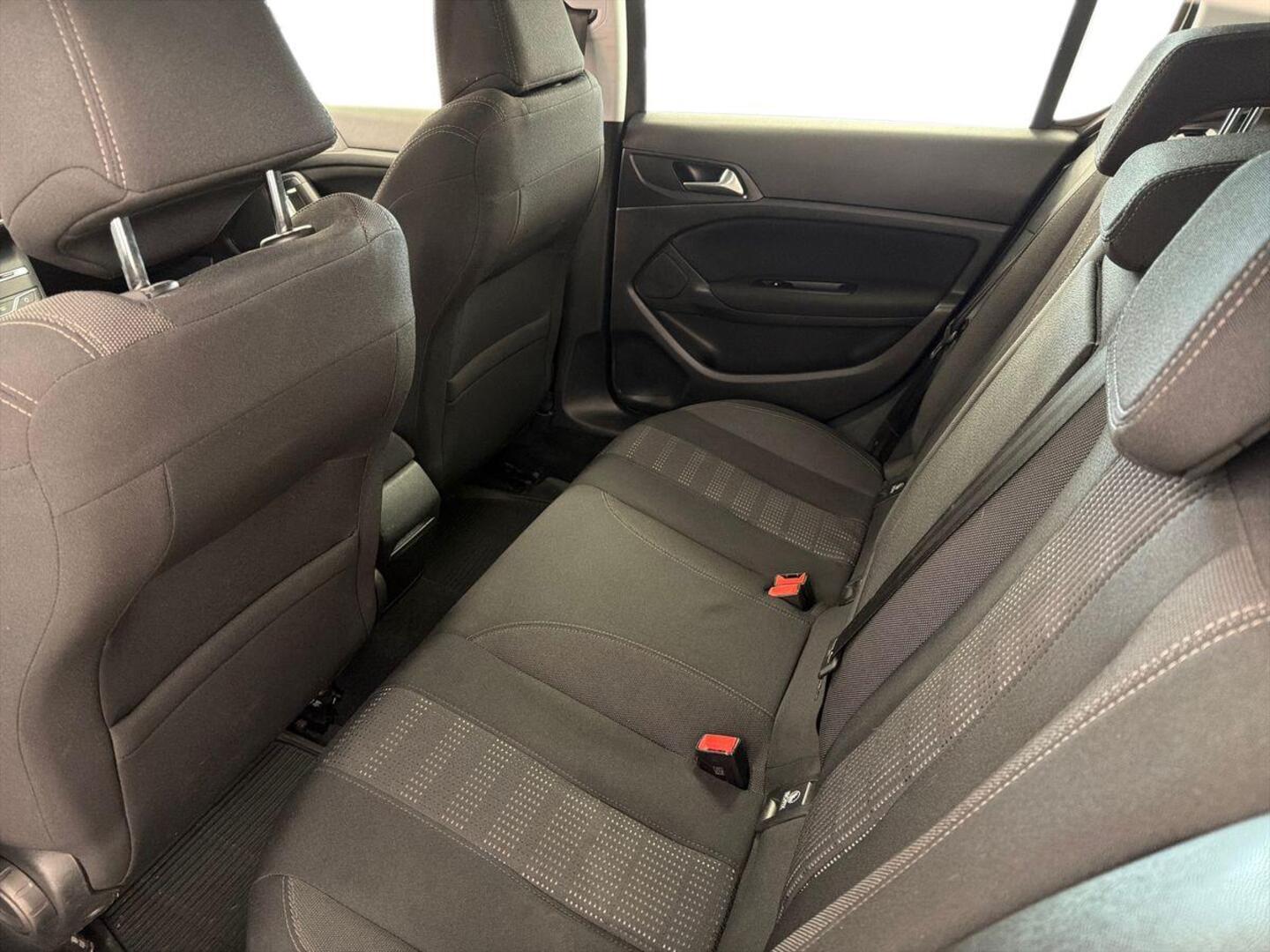 PEUGEOT 308 10
