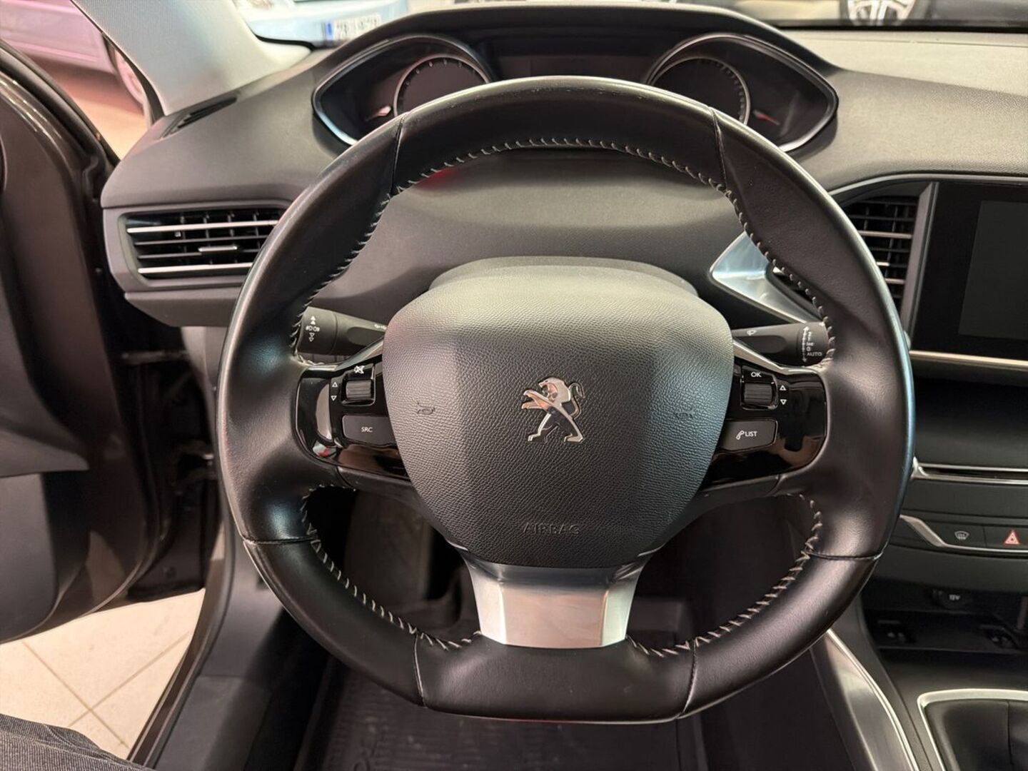 PEUGEOT 308 17