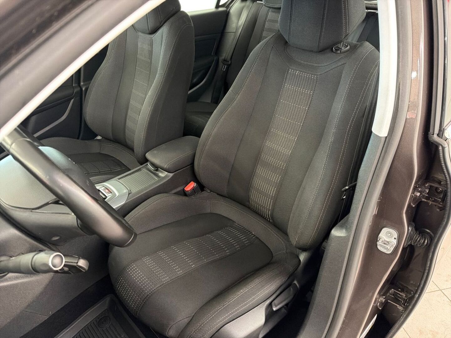 PEUGEOT 308 31