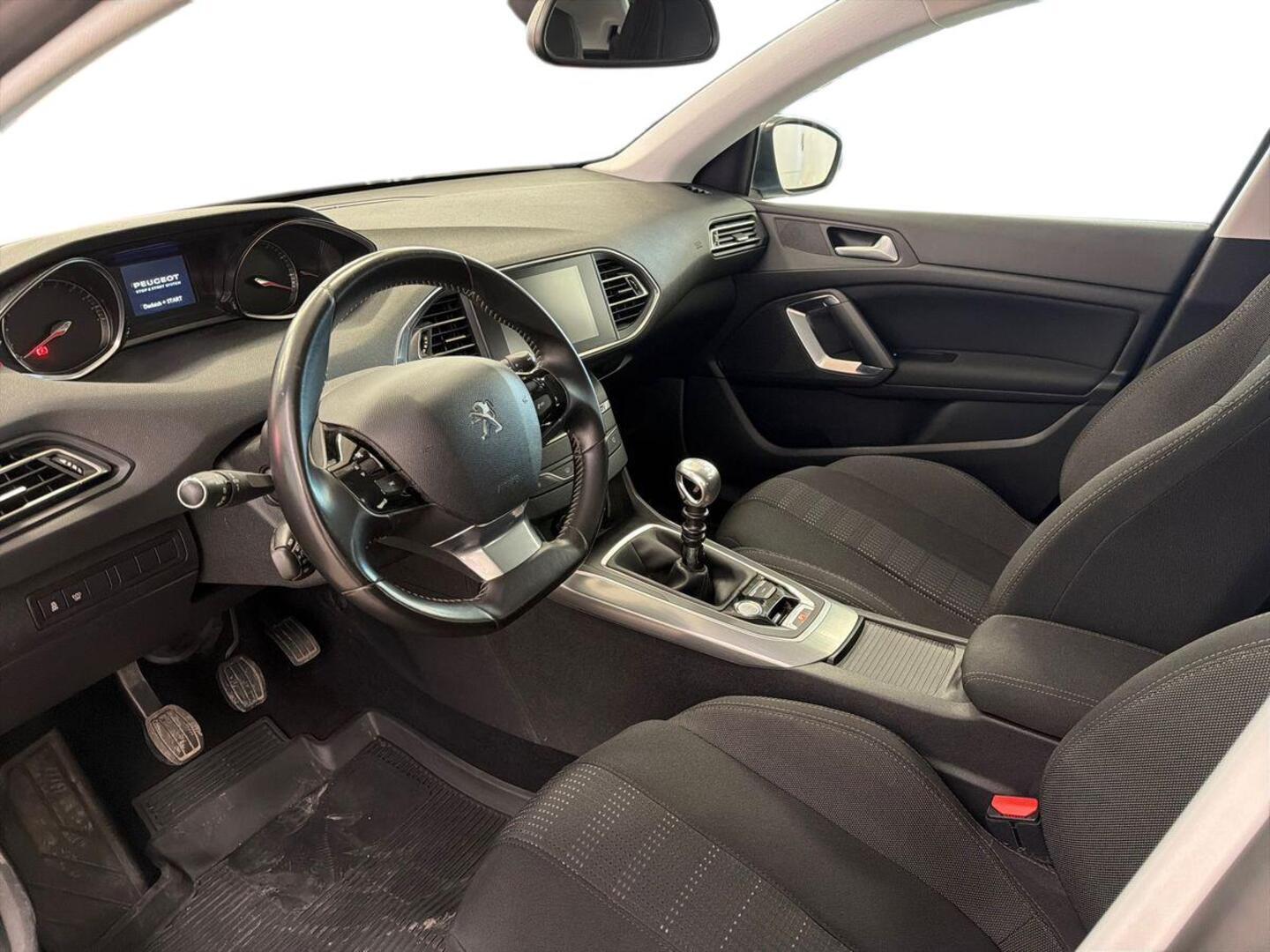 PEUGEOT 308 7