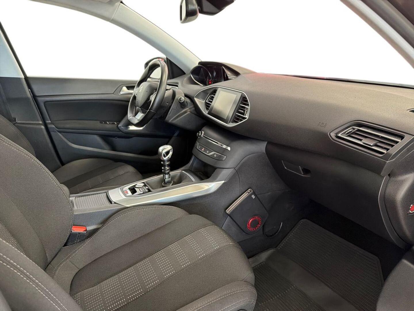PEUGEOT 308 9