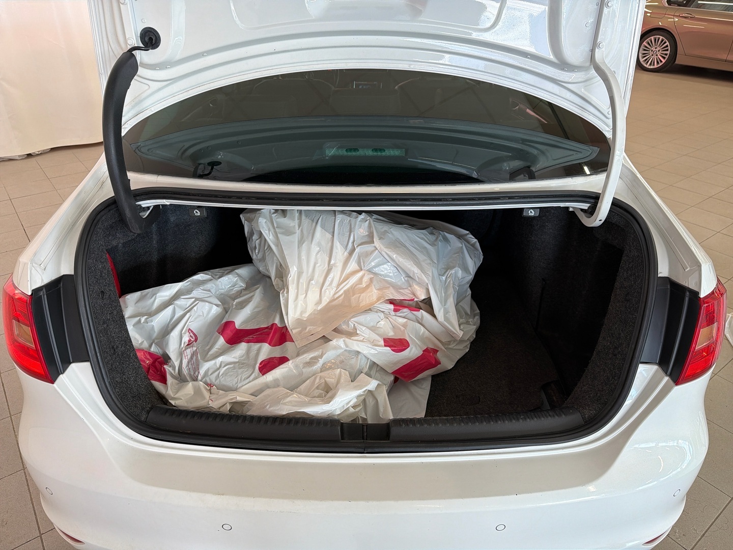 VOLKSWAGEN Jetta 2011