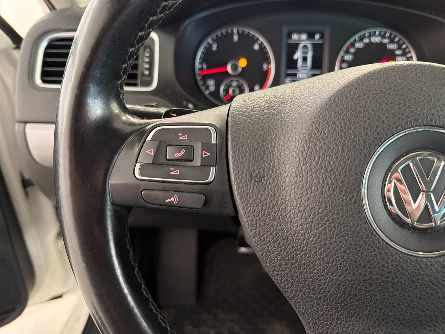 VOLKSWAGEN Jetta 2011