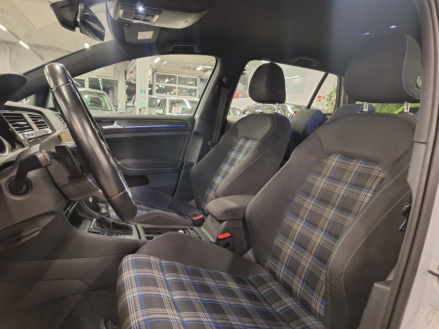 VOLKSWAGEN Golf 2019