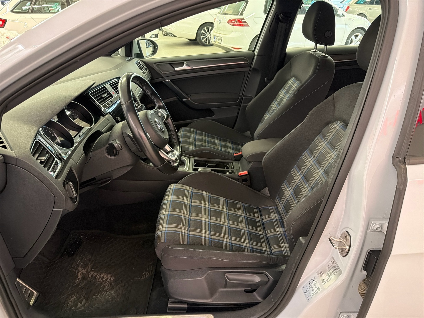 VOLKSWAGEN Golf 2019