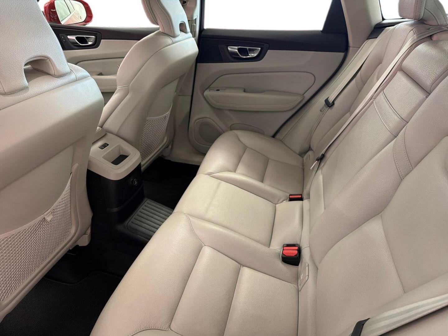VOLVO XC60 2019