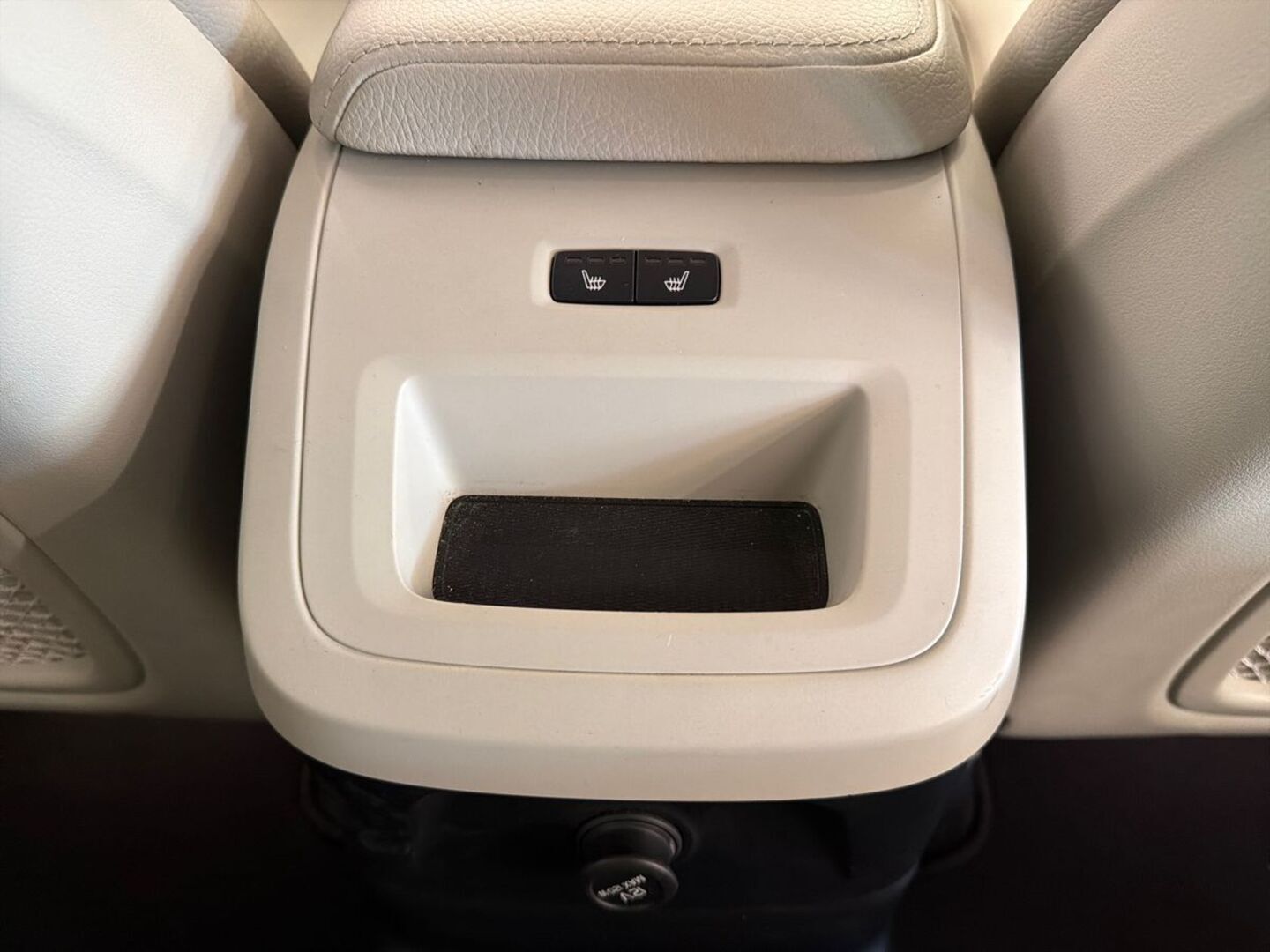 VOLVO XC60 2019