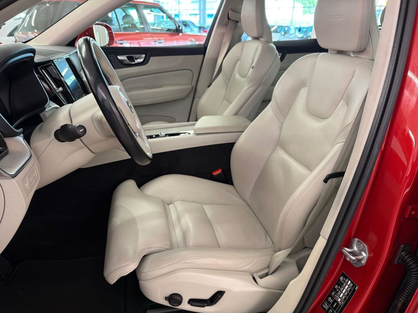VOLVO XC60 2019