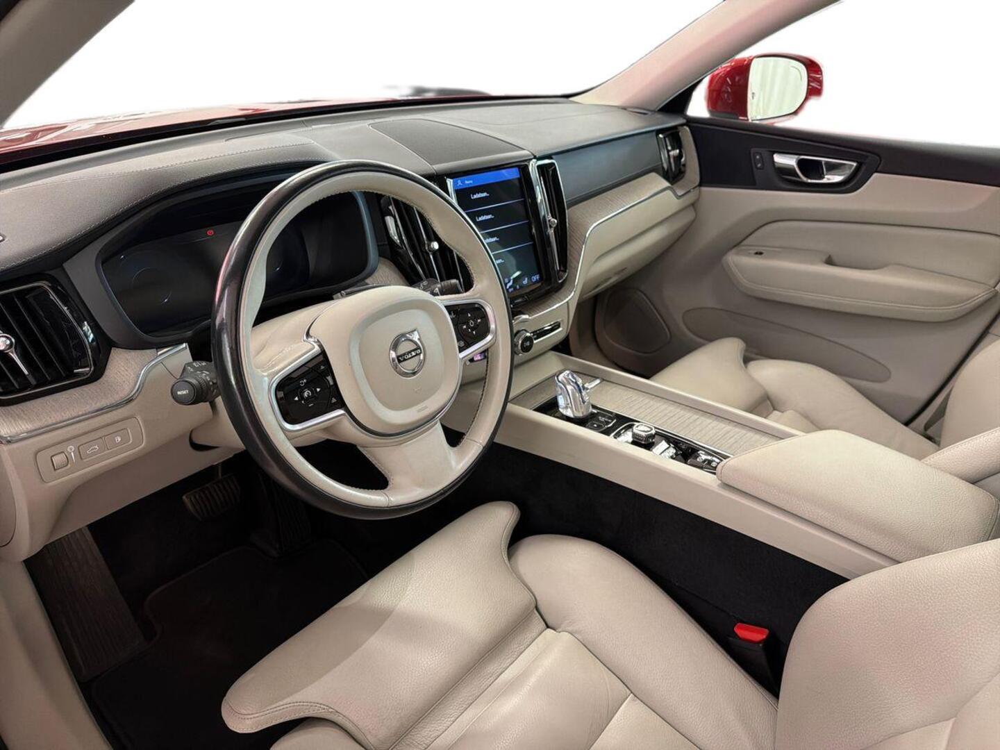 VOLVO XC60 2019