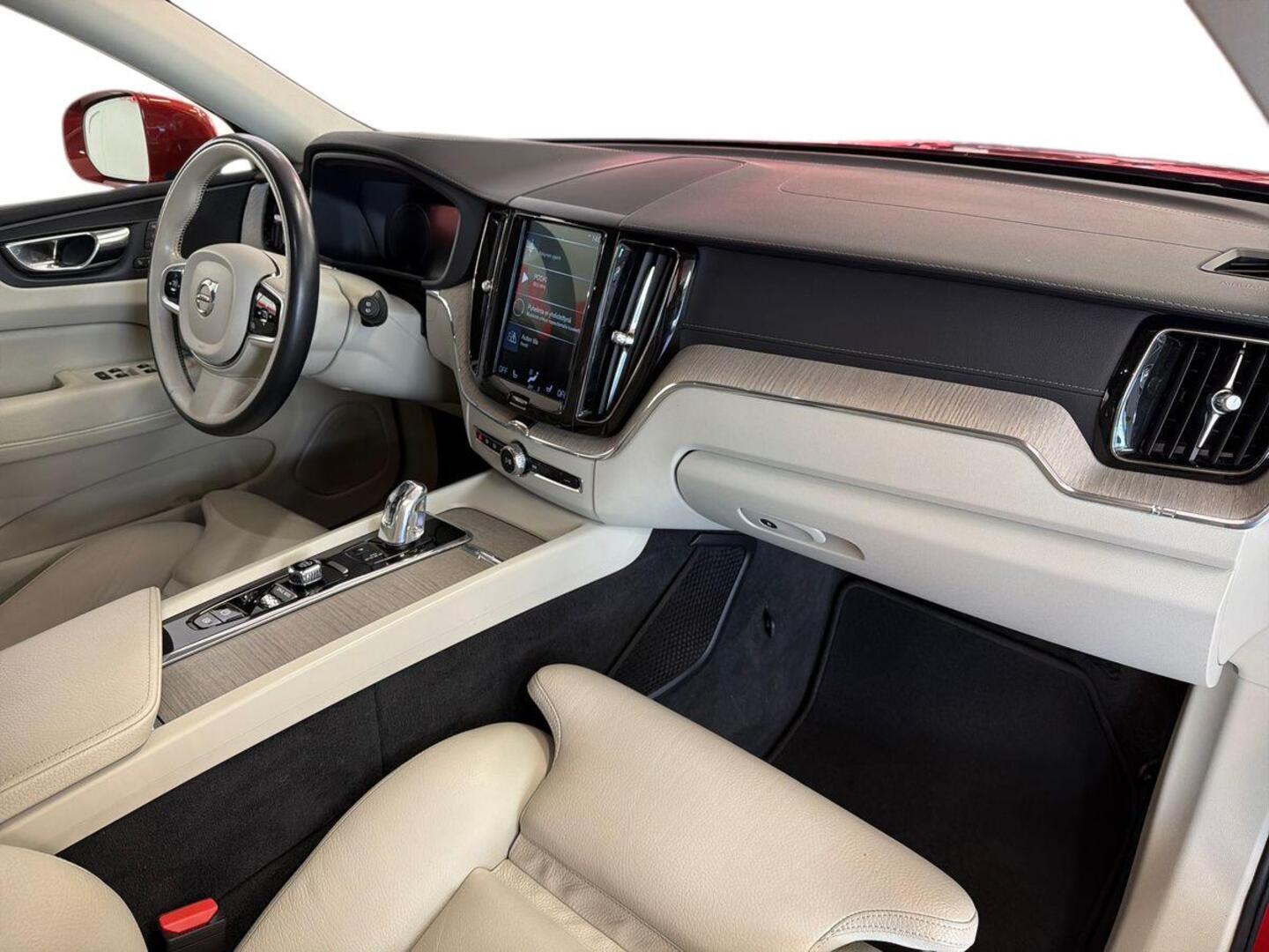 VOLVO XC60 2019