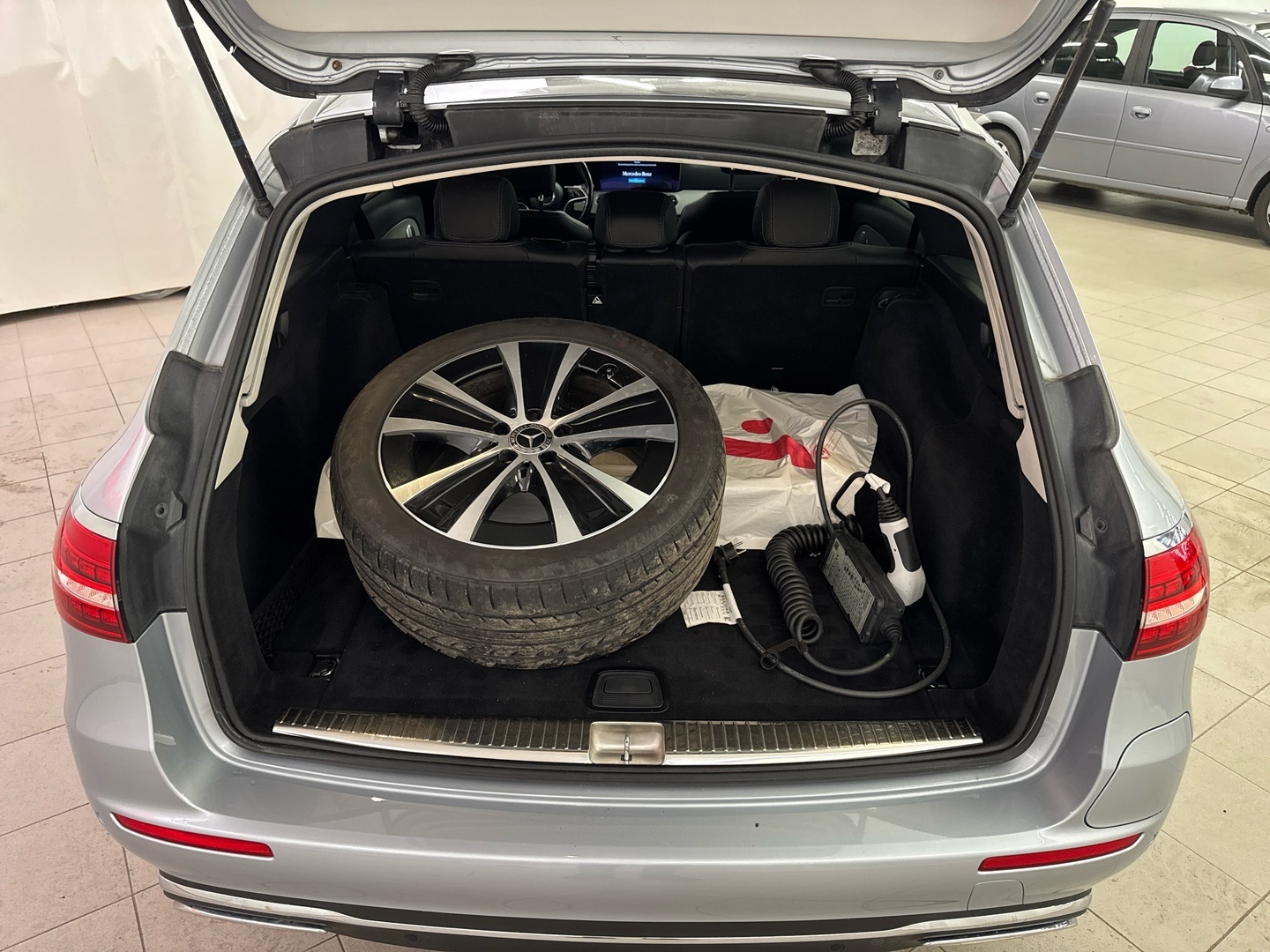 MERCEDES-BENZ E 2021