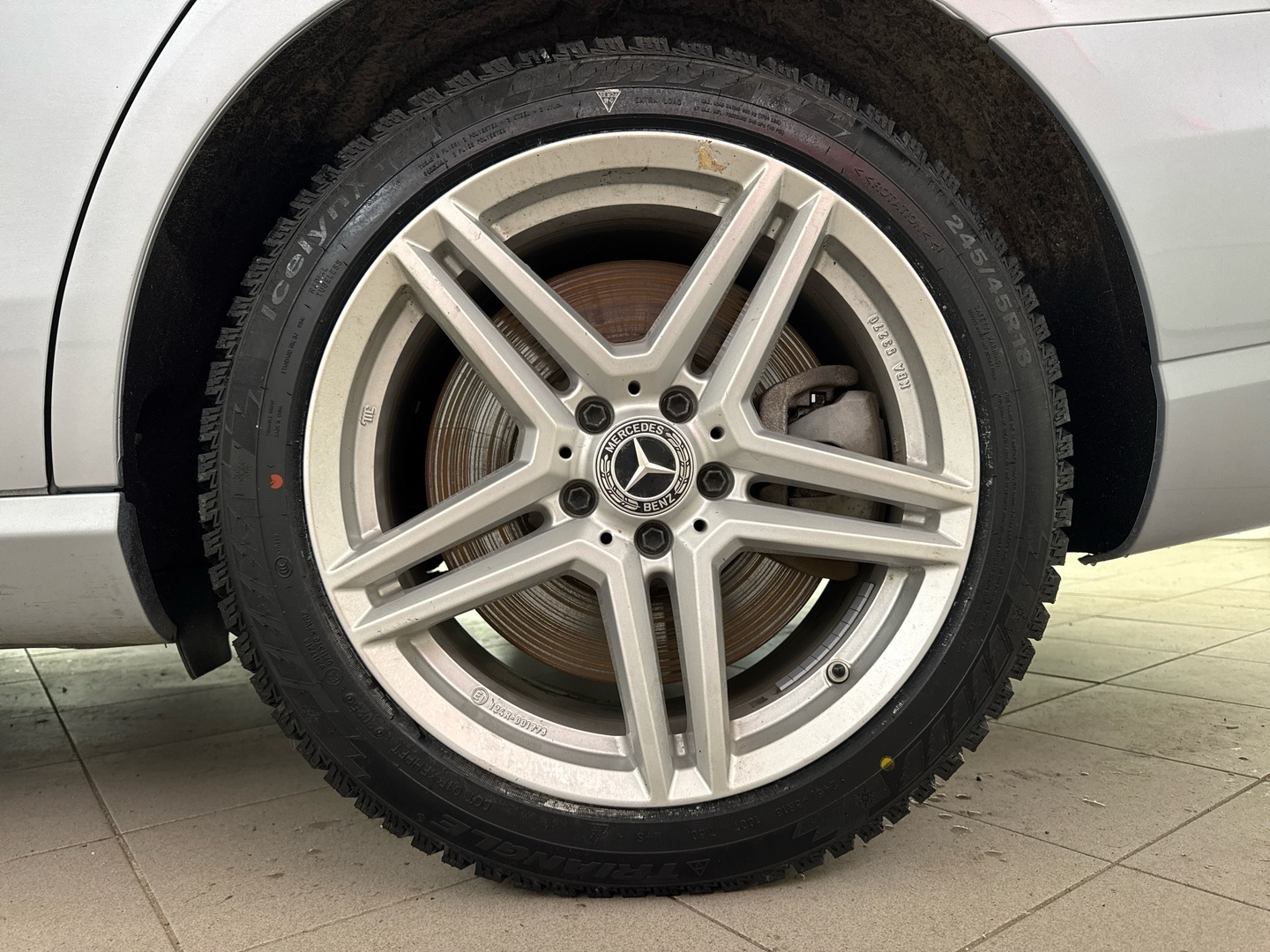 MERCEDES-BENZ E 2021