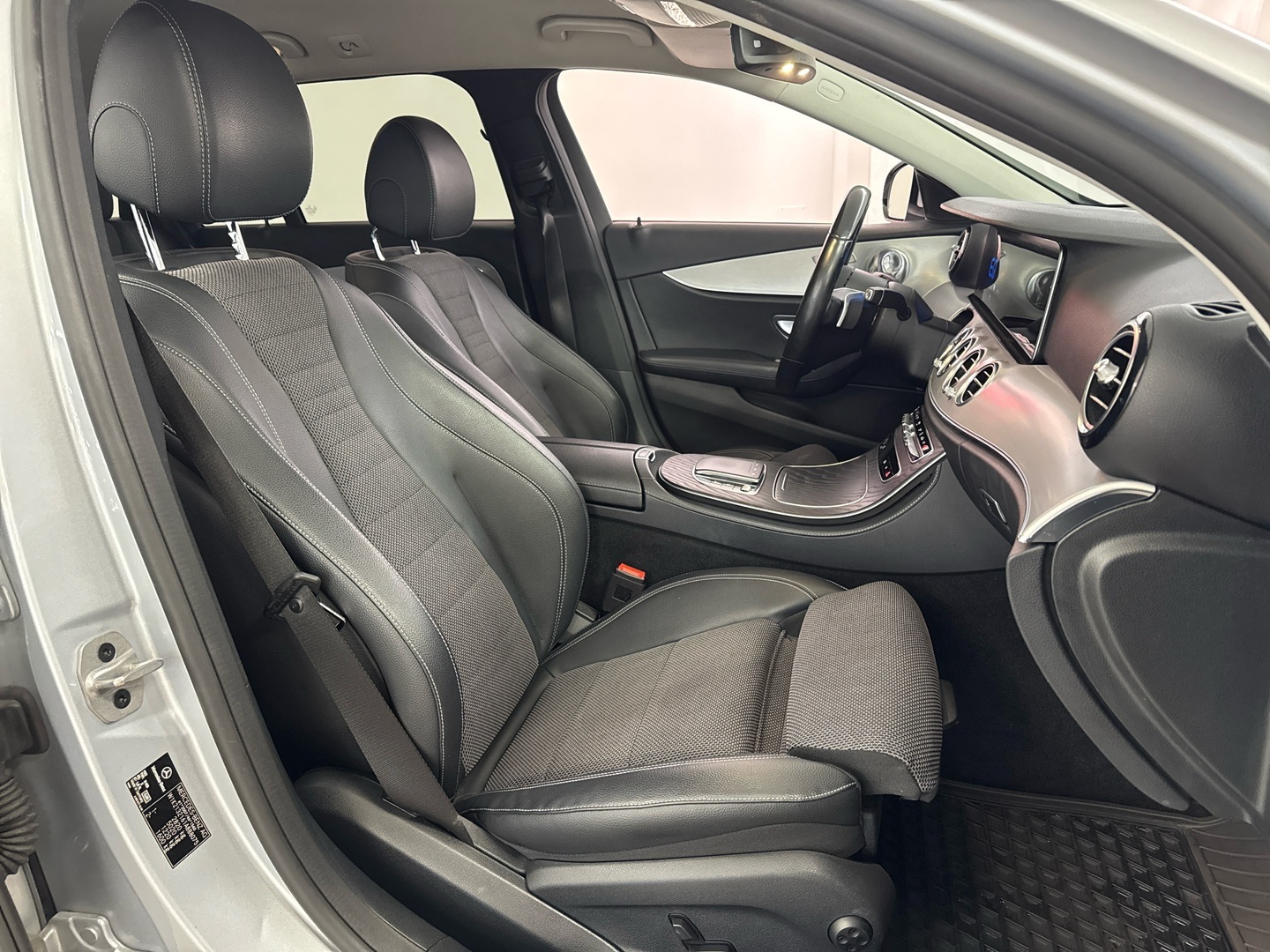 MERCEDES-BENZ E 2021