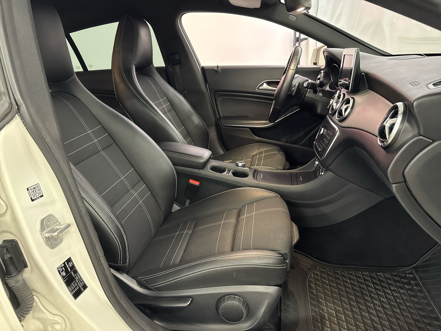 MERCEDES-BENZ CLA 2016