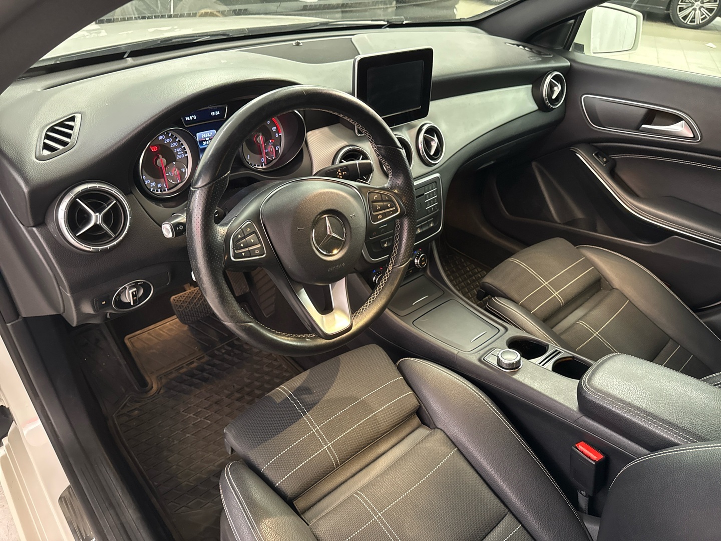 MERCEDES-BENZ CLA 2016