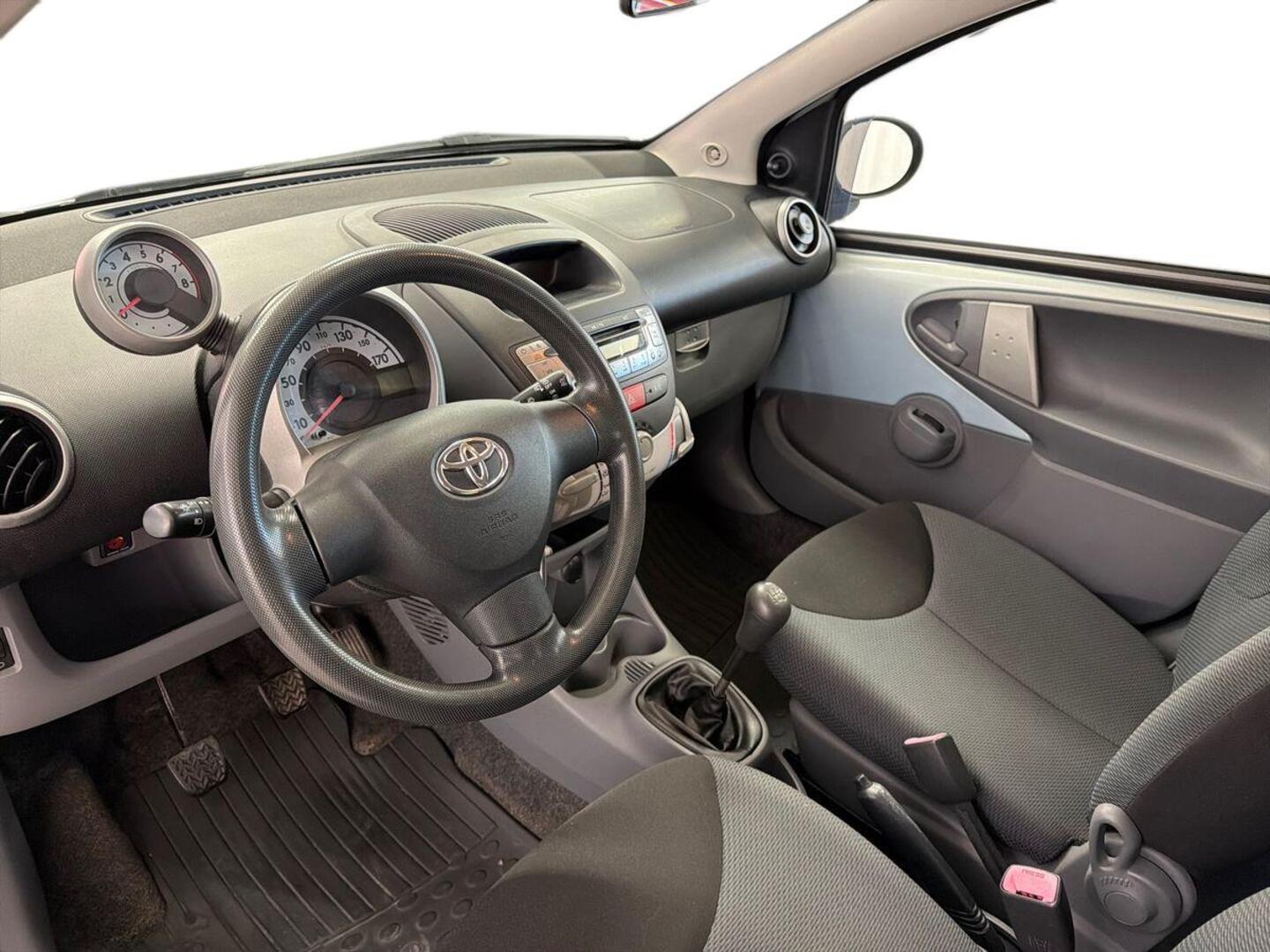 TOYOTA AYGO 6