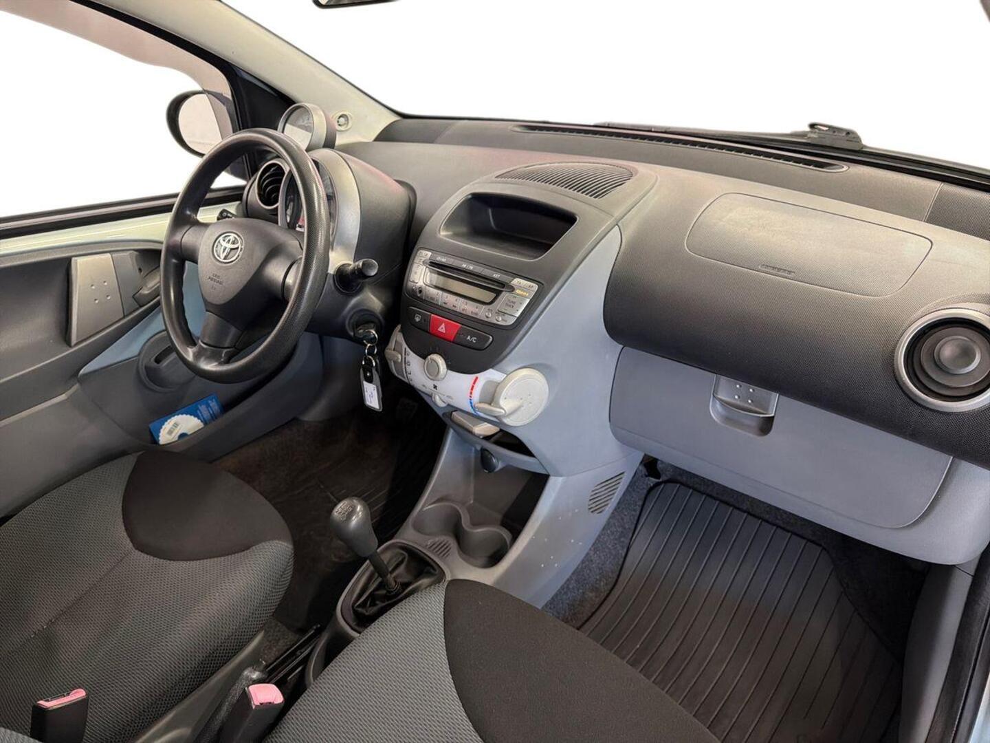 TOYOTA AYGO 7