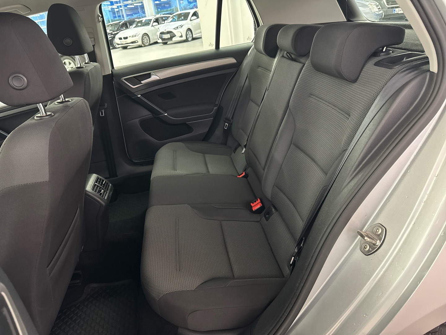 VOLKSWAGEN Golf 2015