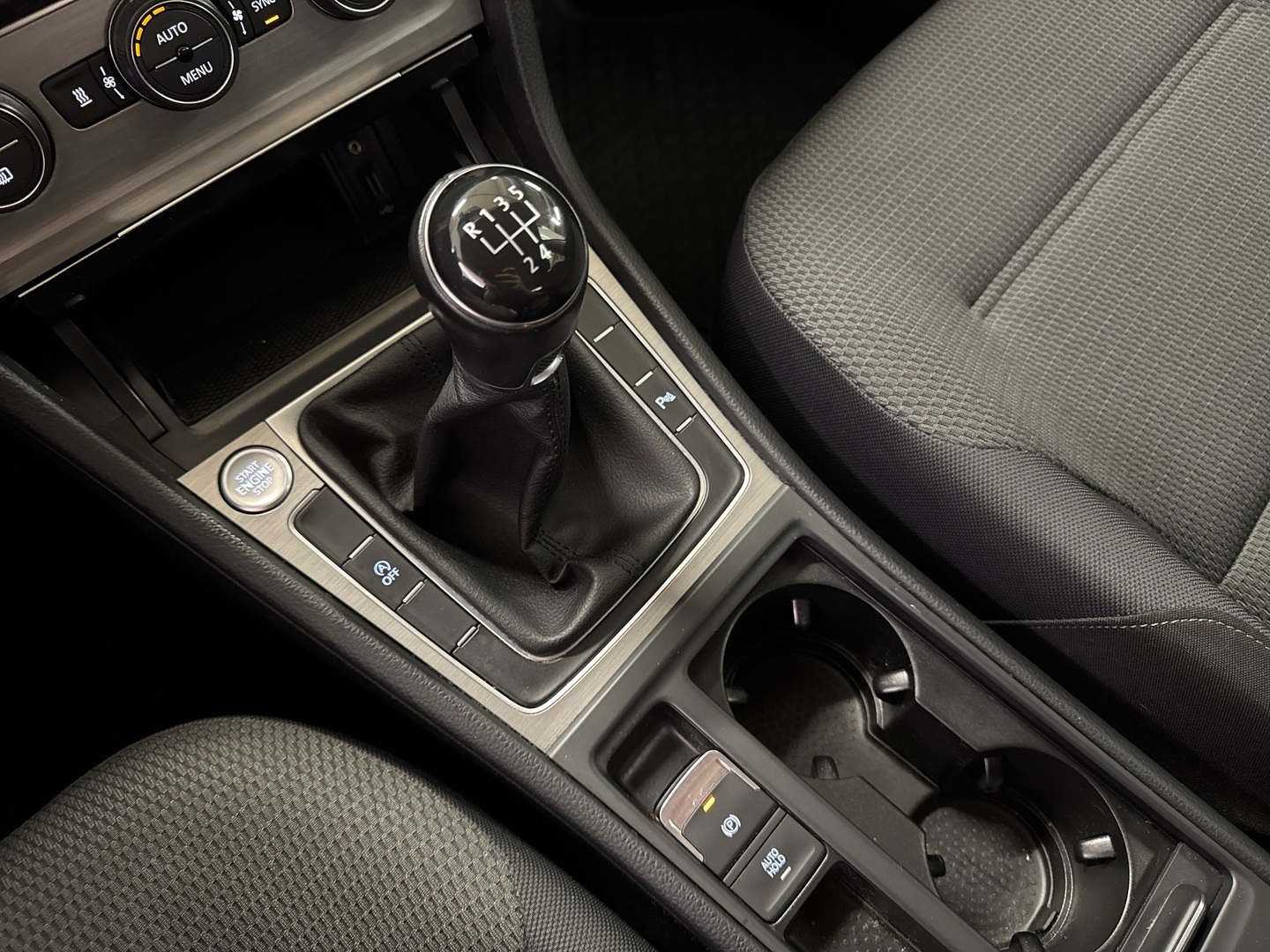 VOLKSWAGEN Golf 2015