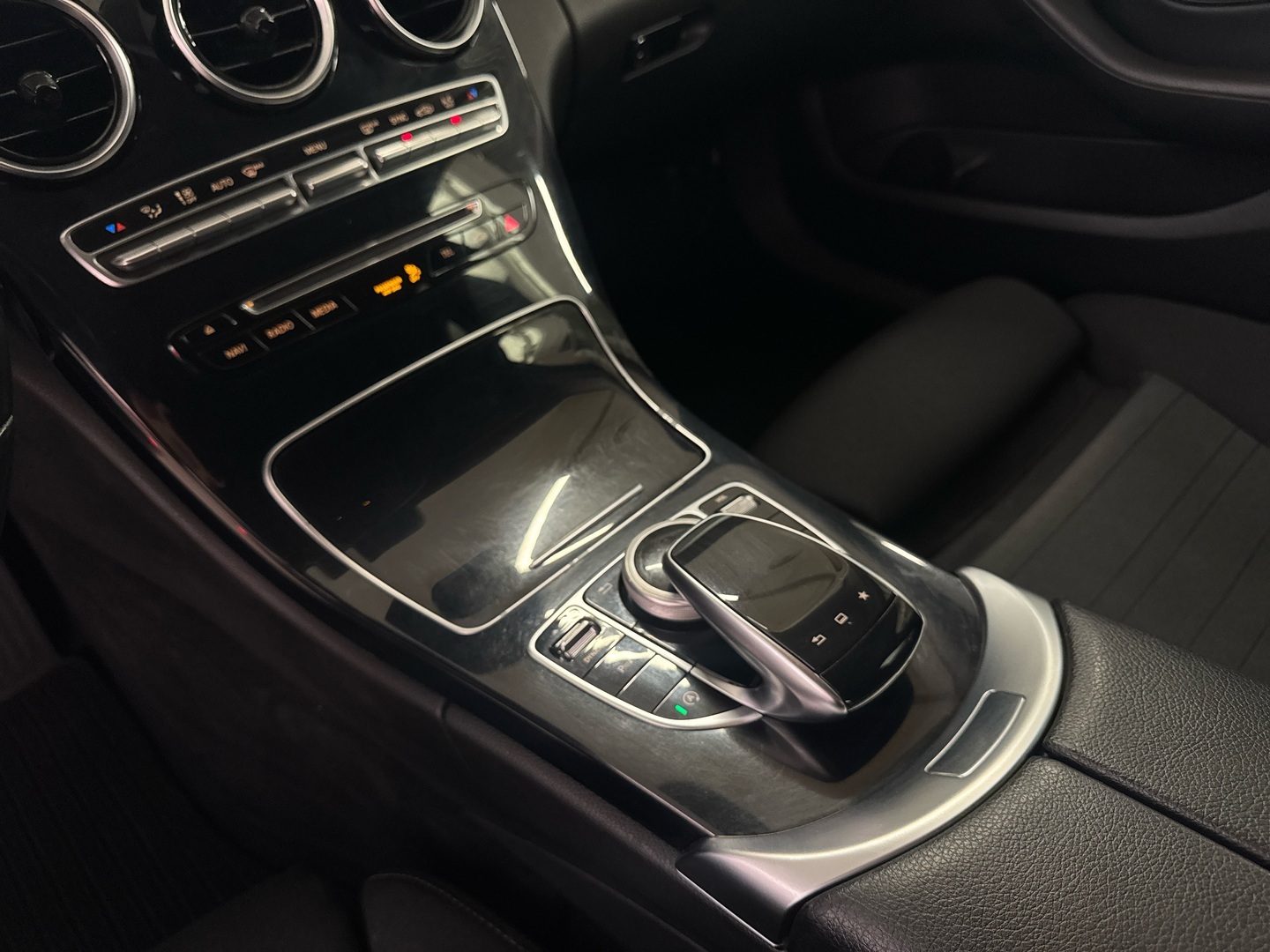 MERCEDES-BENZ C 2016