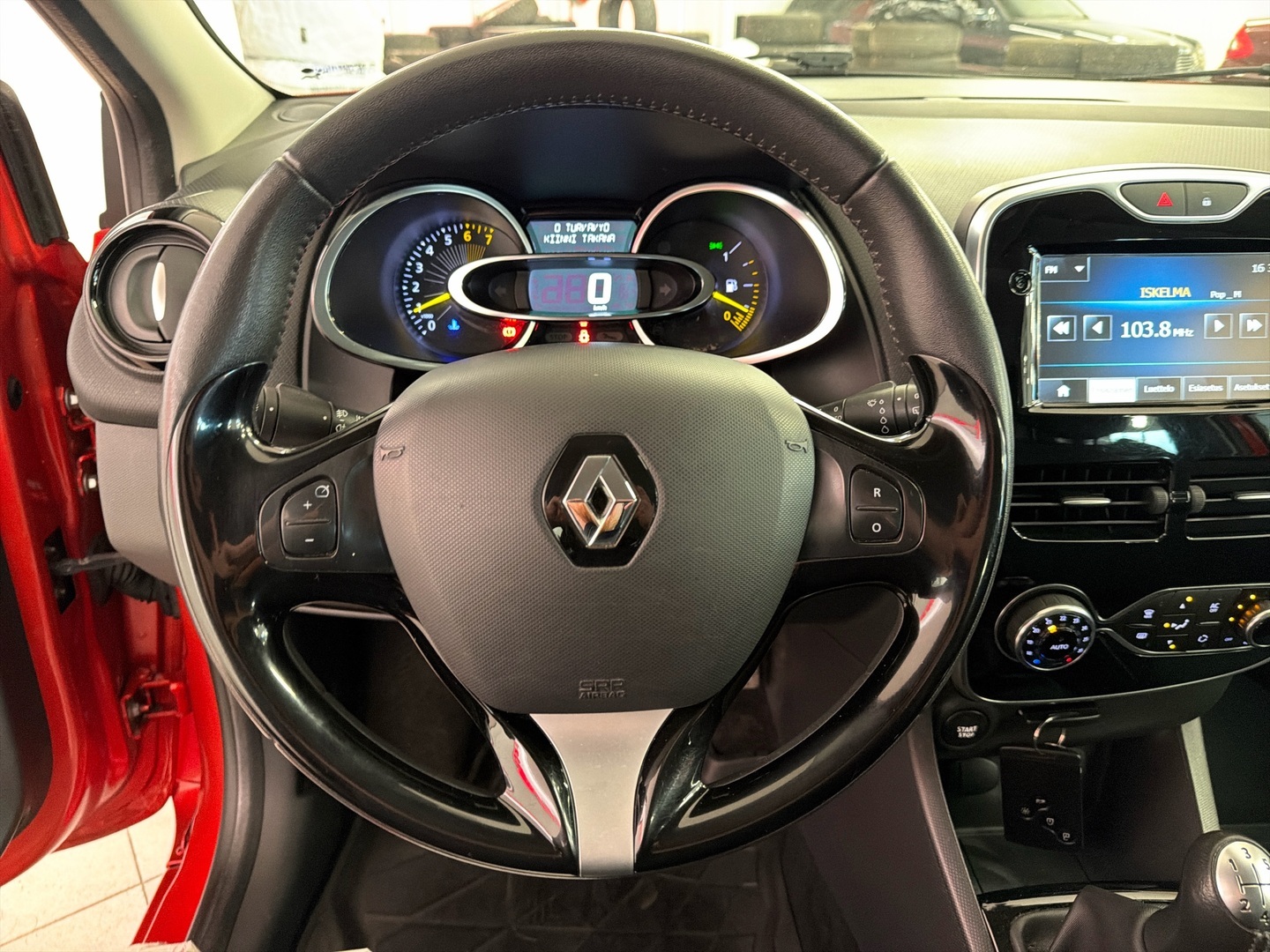 RENAULT Clio 2015