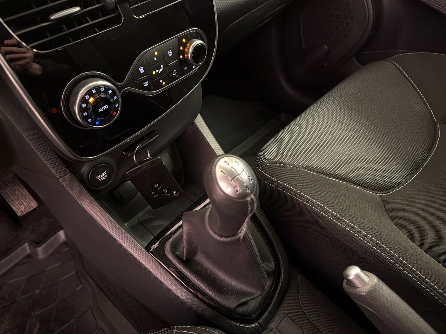 RENAULT Clio 2015