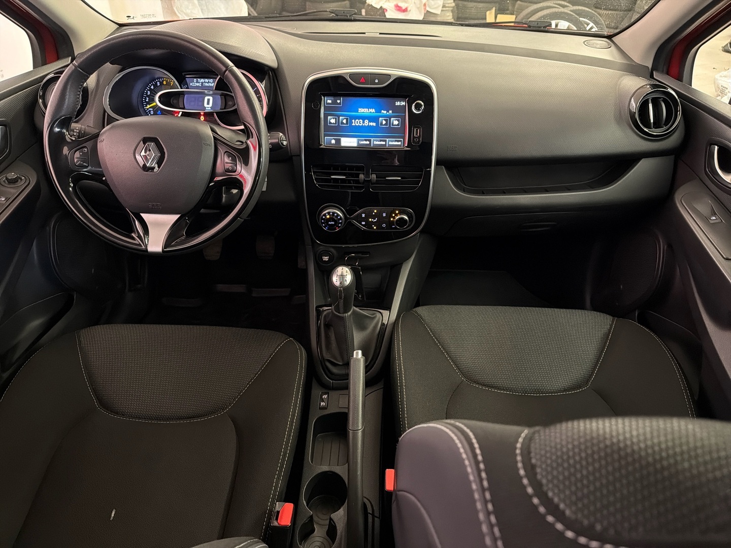 RENAULT Clio 2015