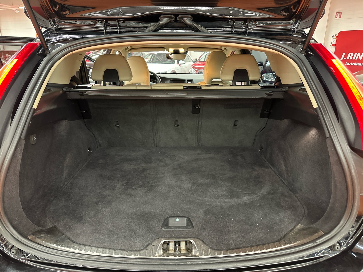 VOLVO V60 Cross Country 2017