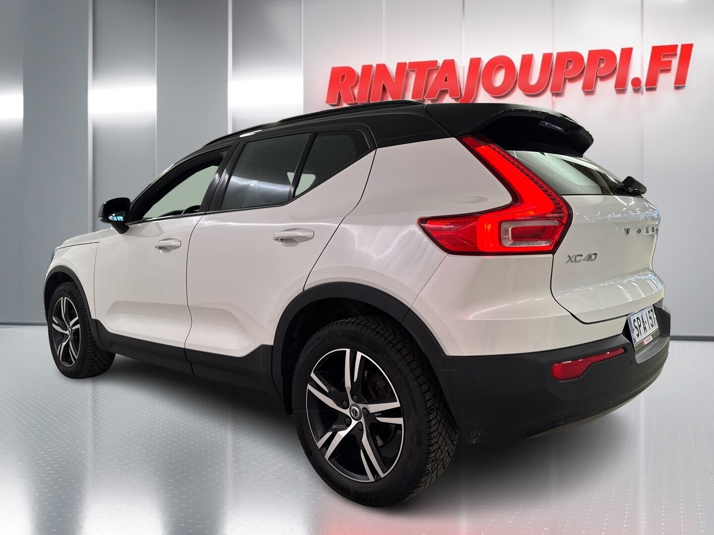 VOLVO XC40 2021