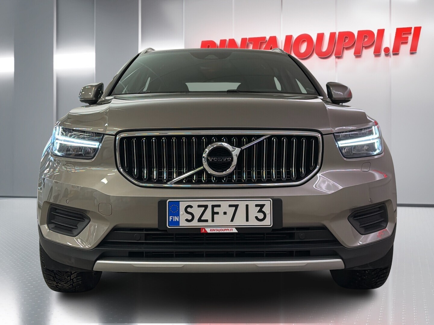 VOLVO XC40 2022