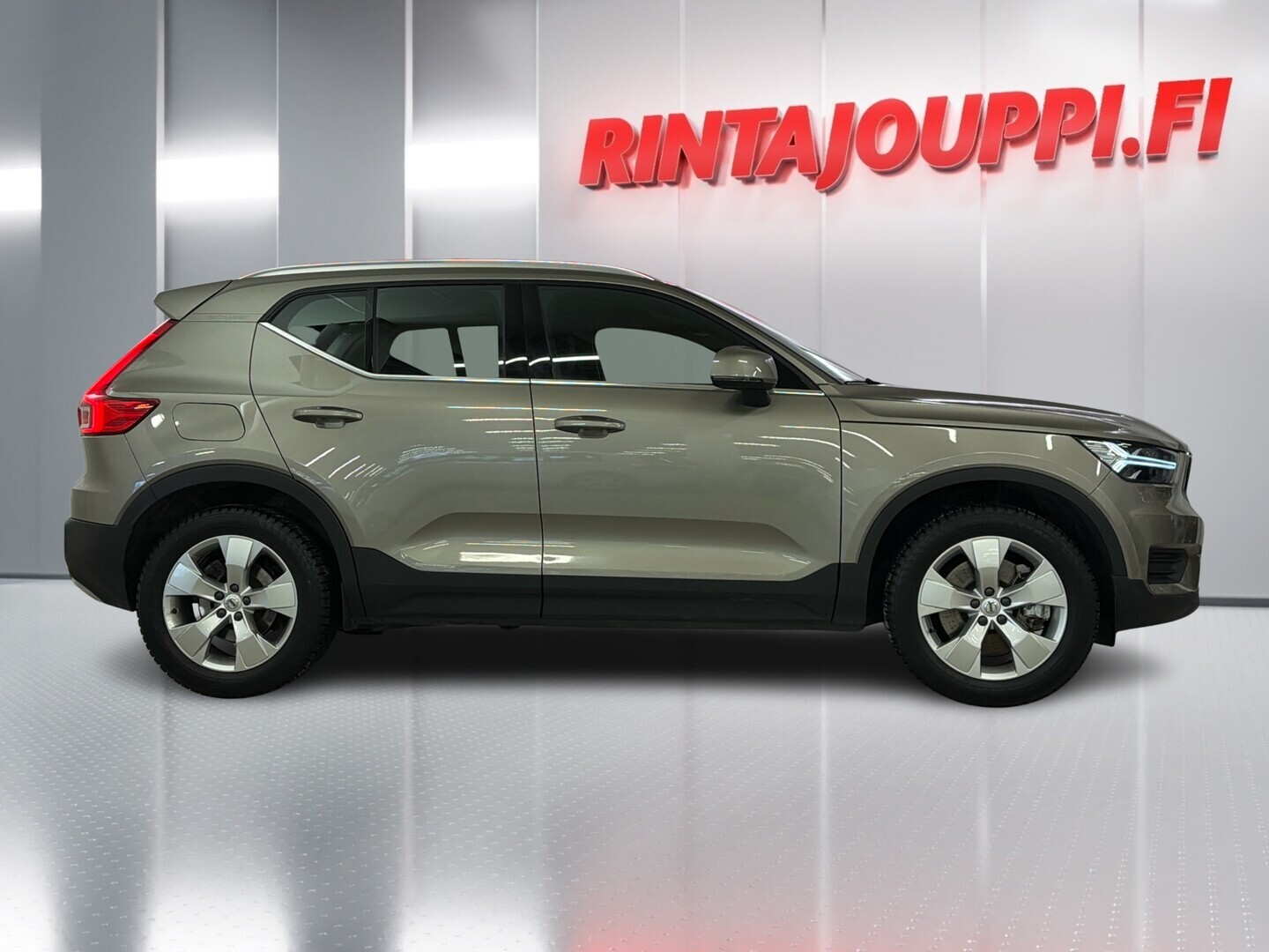 VOLVO XC40 2022