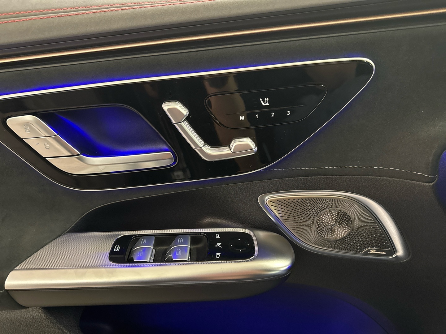 MERCEDES-BENZ EQE 2023