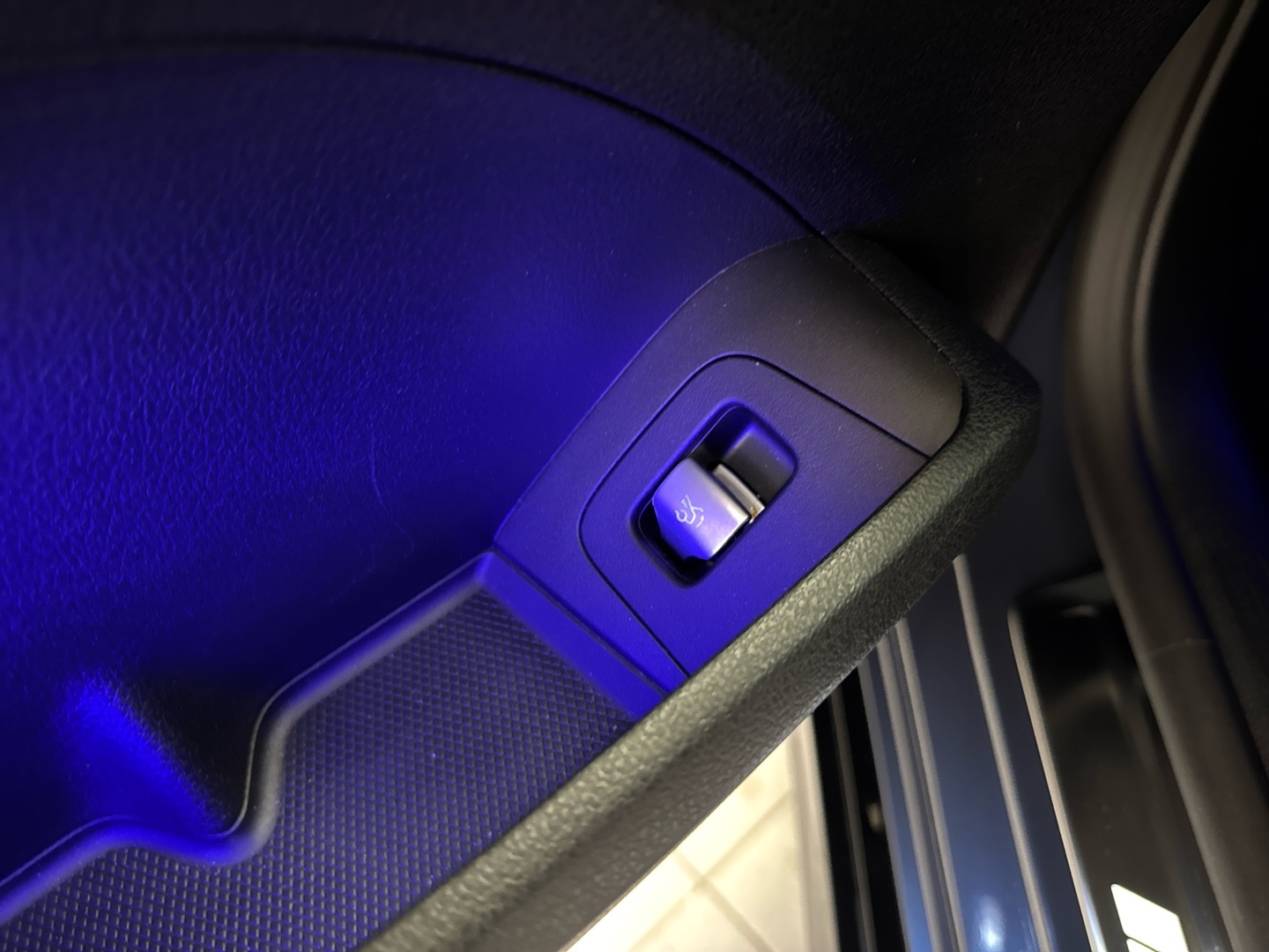 MERCEDES-BENZ EQE 2023