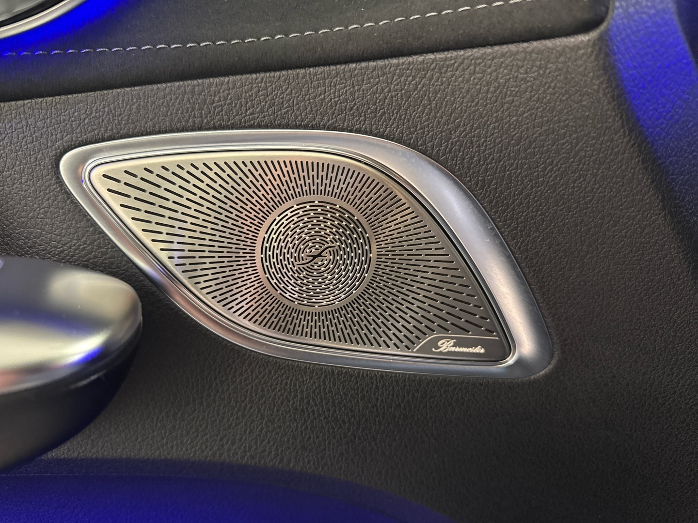 MERCEDES-BENZ EQE 2023