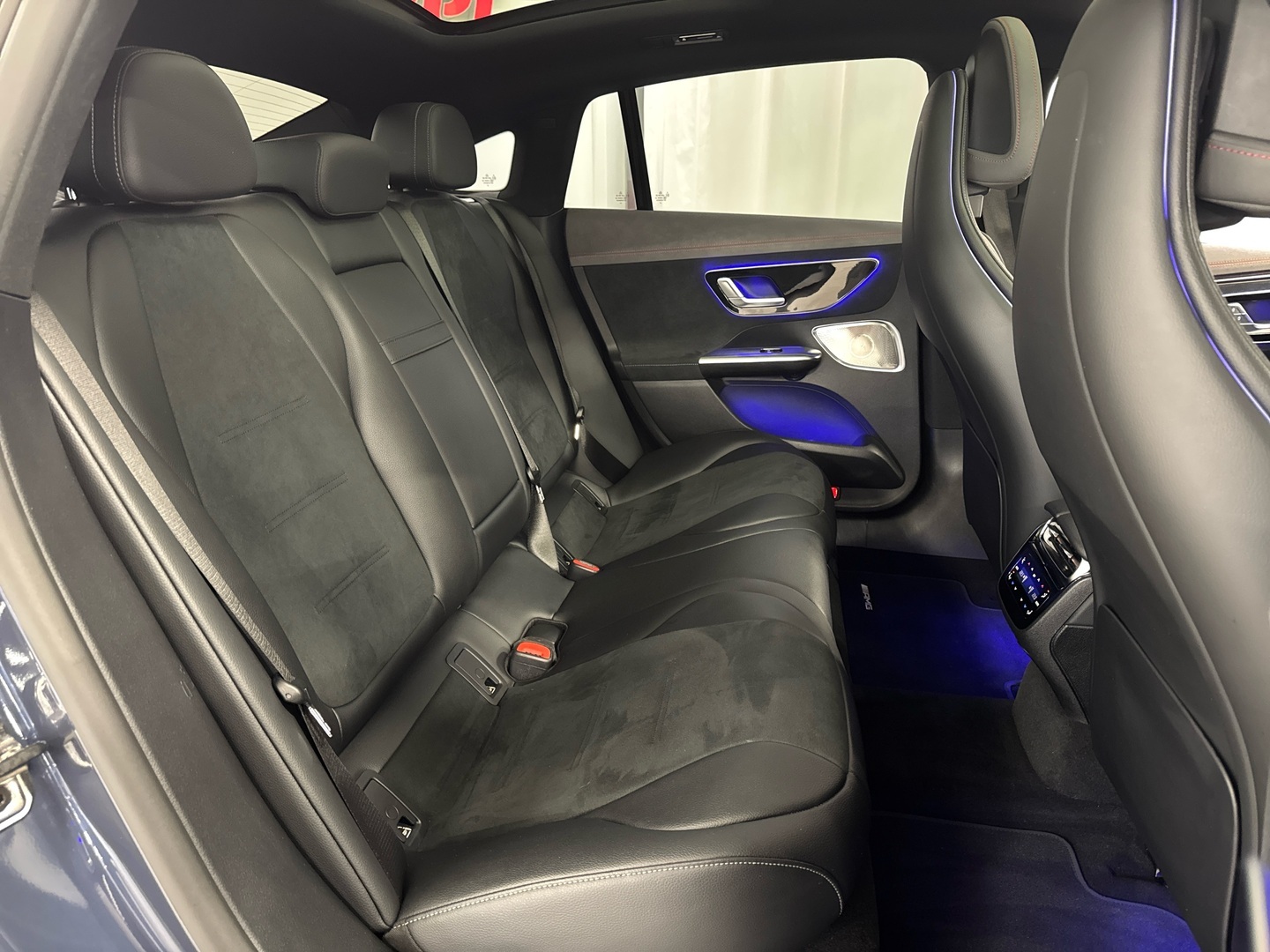 MERCEDES-BENZ EQE 2023