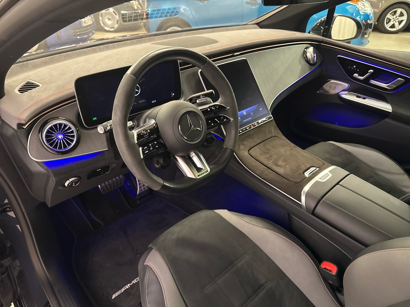 MERCEDES-BENZ EQE 2023