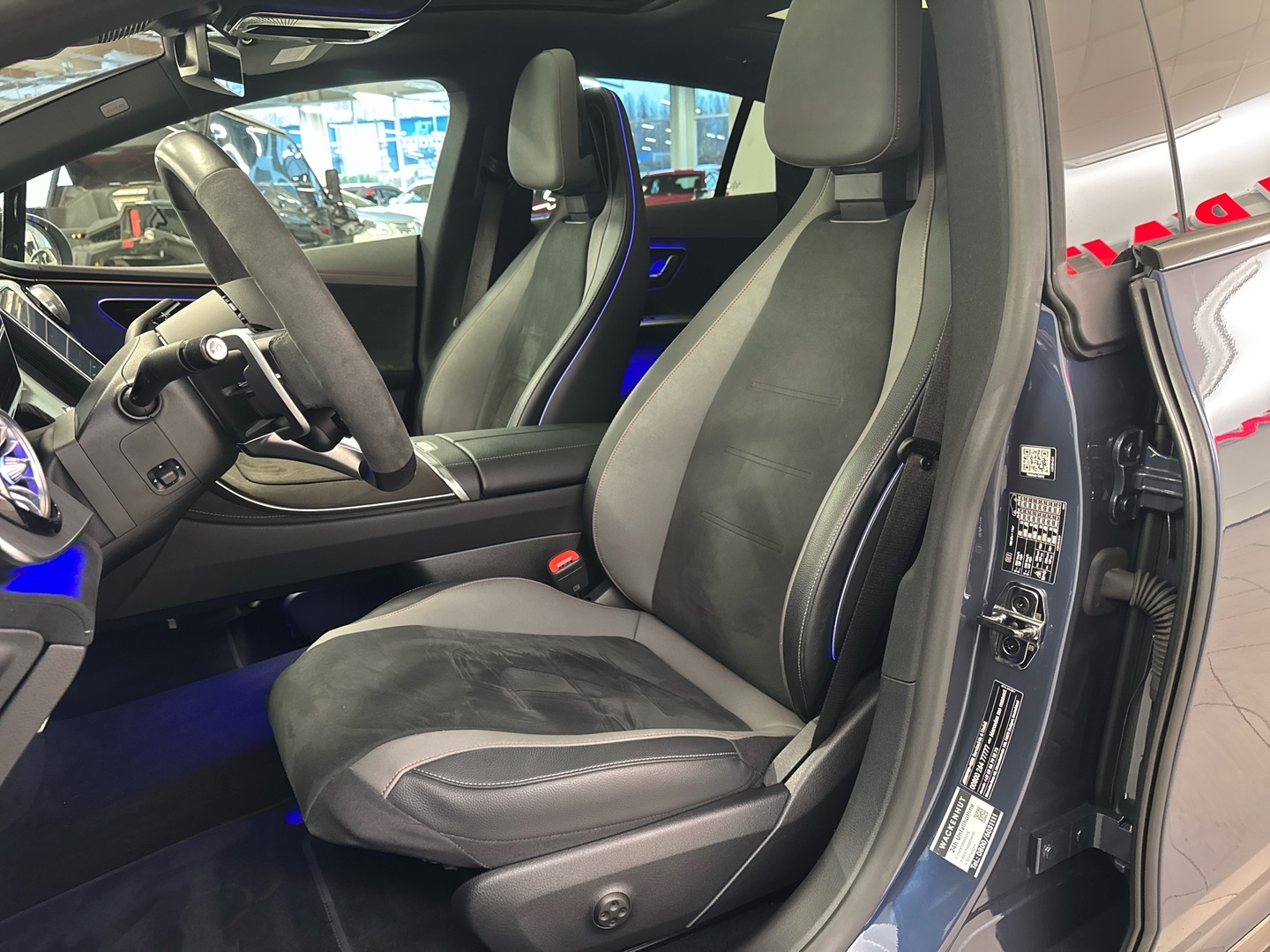 MERCEDES-BENZ EQE 2023