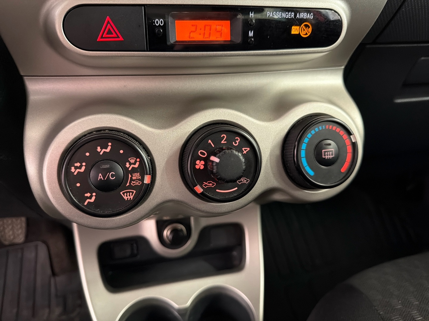TOYOTA Urban Cruiser 2010