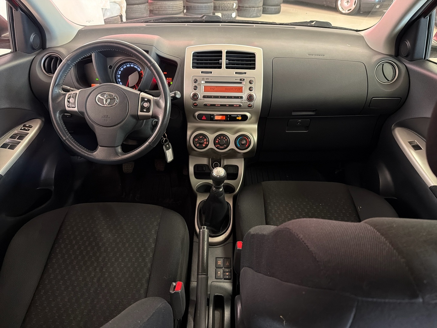 TOYOTA Urban Cruiser 2010