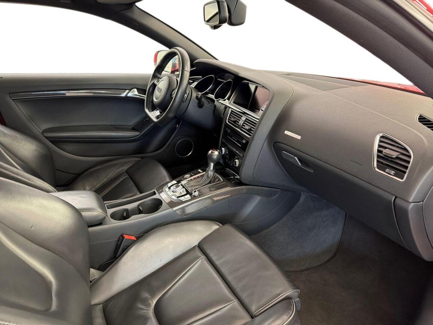 AUDI RS 5 2012