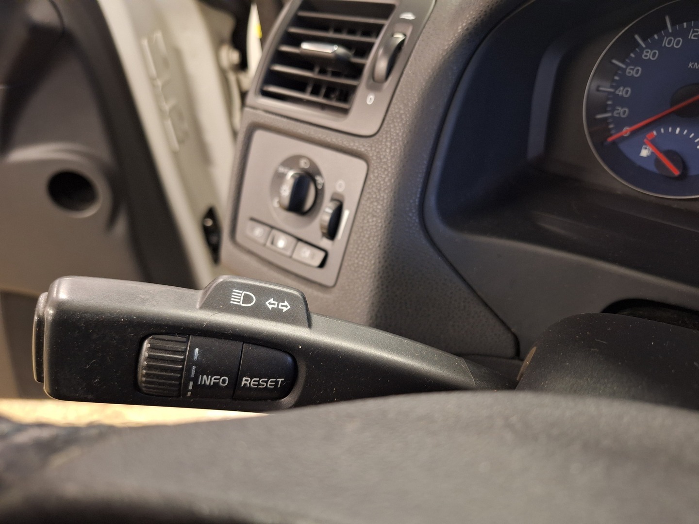 VOLVO V50 2008