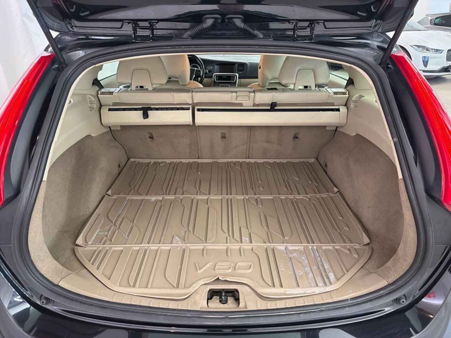 VOLVO V60 2011