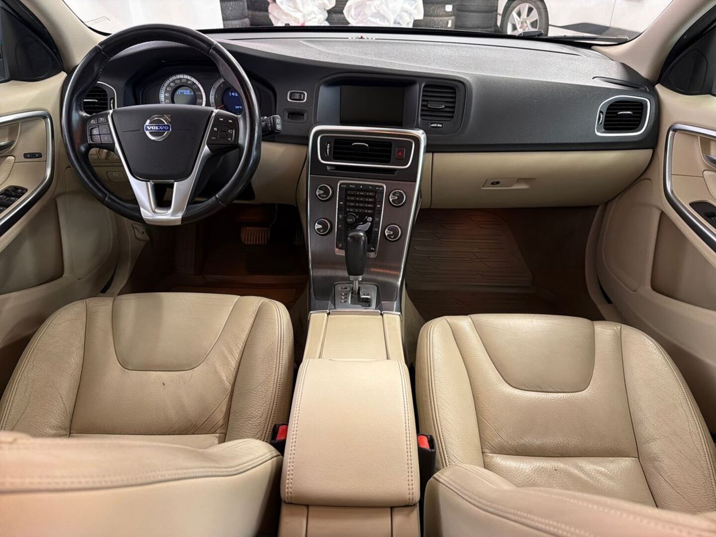 VOLVO V60 2011