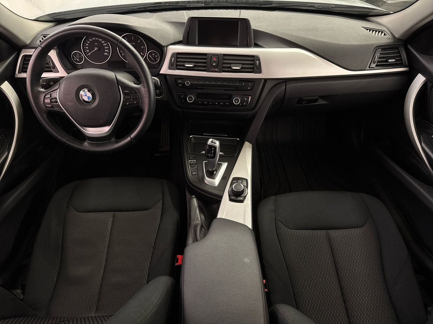 BMW 318 2012
