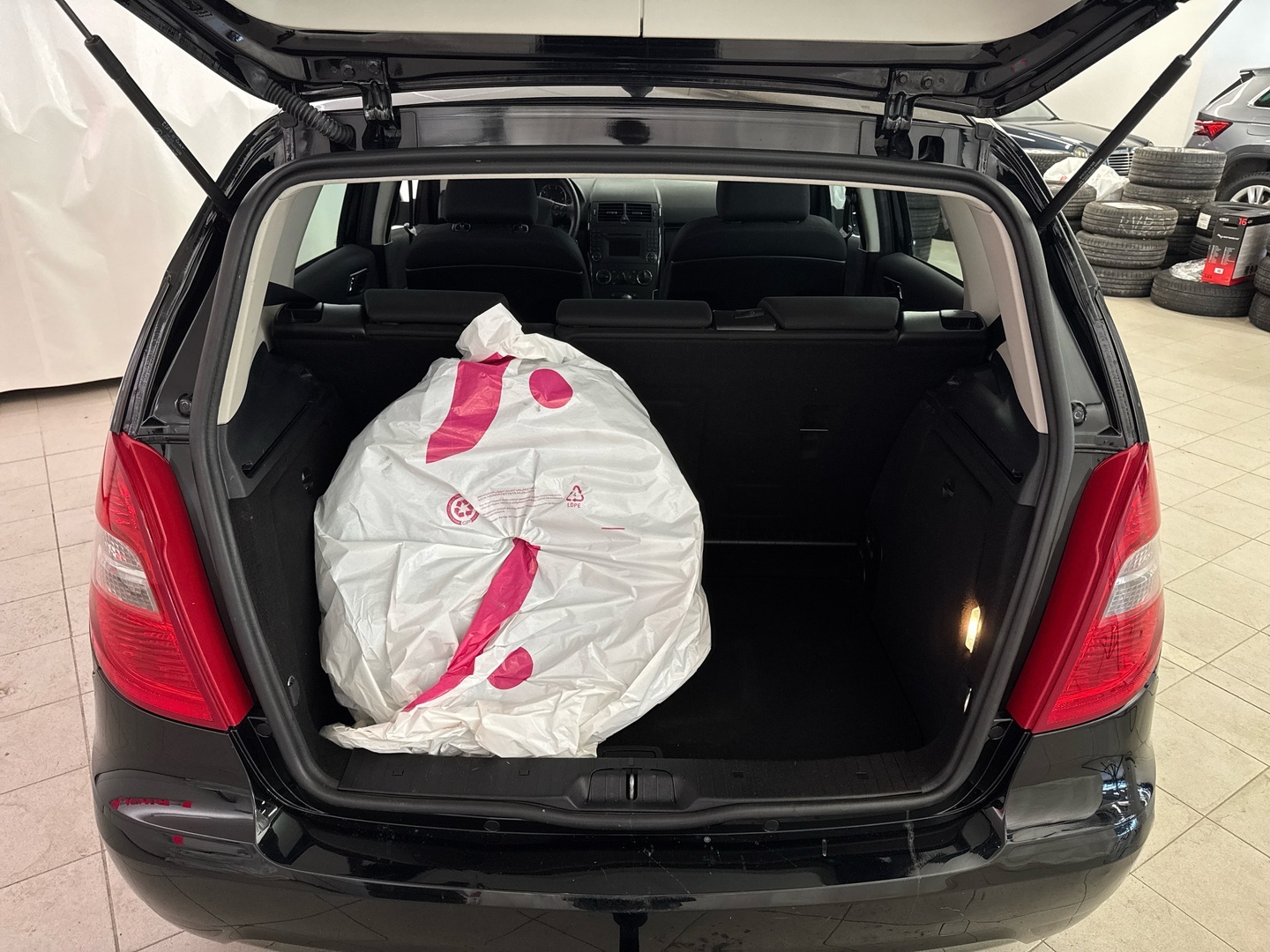 MERCEDES-BENZ A 2011