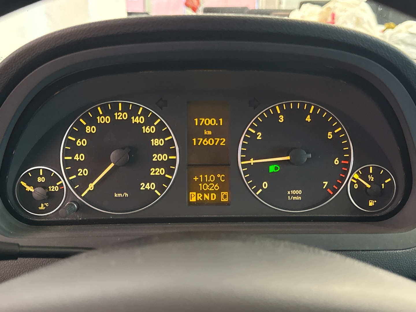 MERCEDES-BENZ A 2011